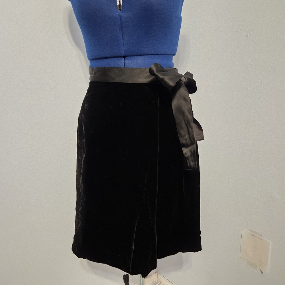 Black Silk Blend Velvet Wrap Skirt Size 4